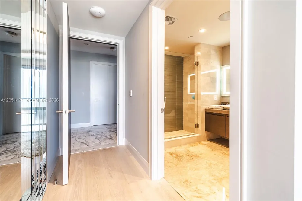 1425 Brickell Ave #PH3AB Miami, FL 33131