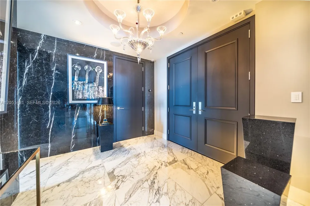 1425 Brickell Ave #PH3AB Miami, FL 33131