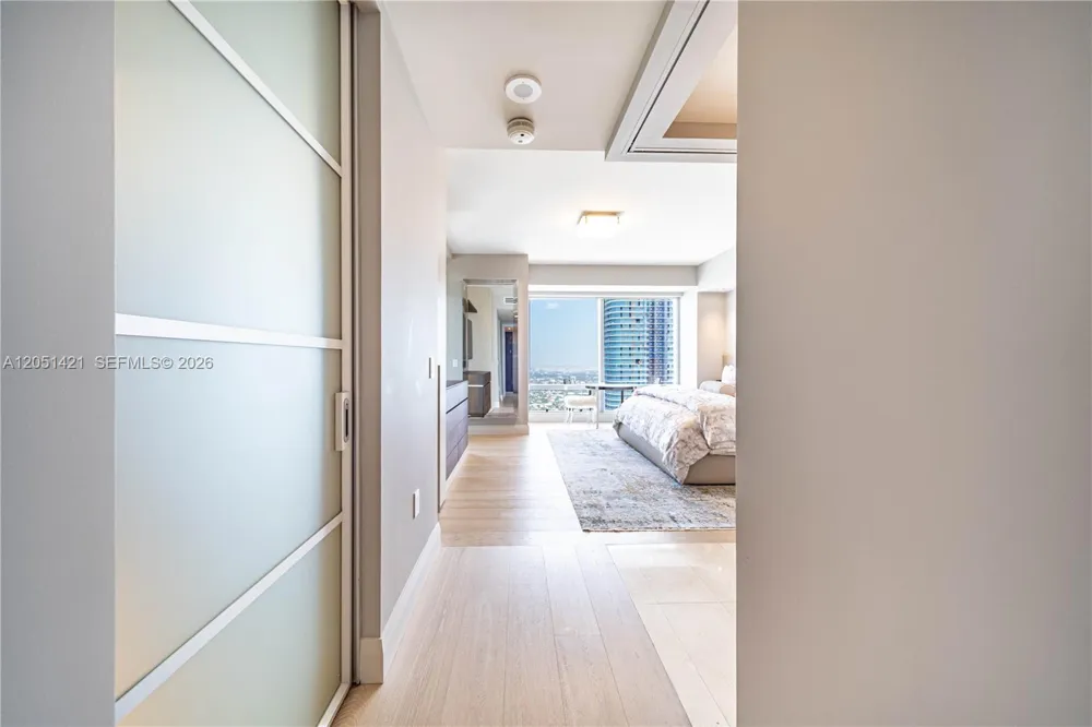 1425 Brickell Ave #PH3AB Miami, FL 33131