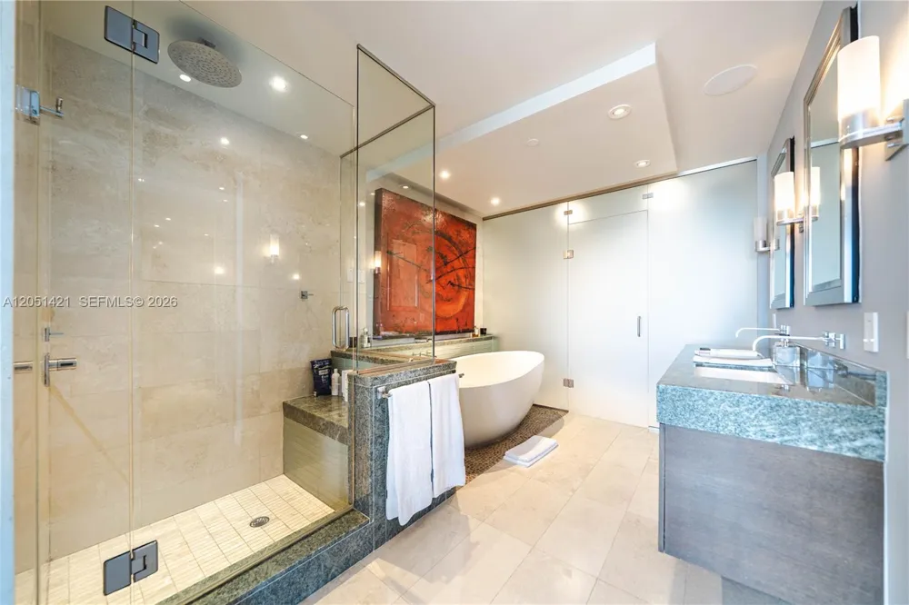 1425 Brickell Ave #PH3AB Miami, FL 33131
