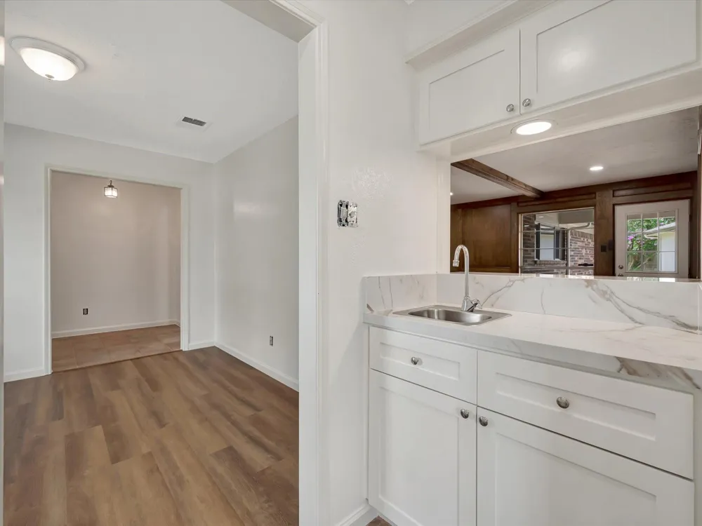 10340 Rocky Hollow Road La Porte, TX 77571