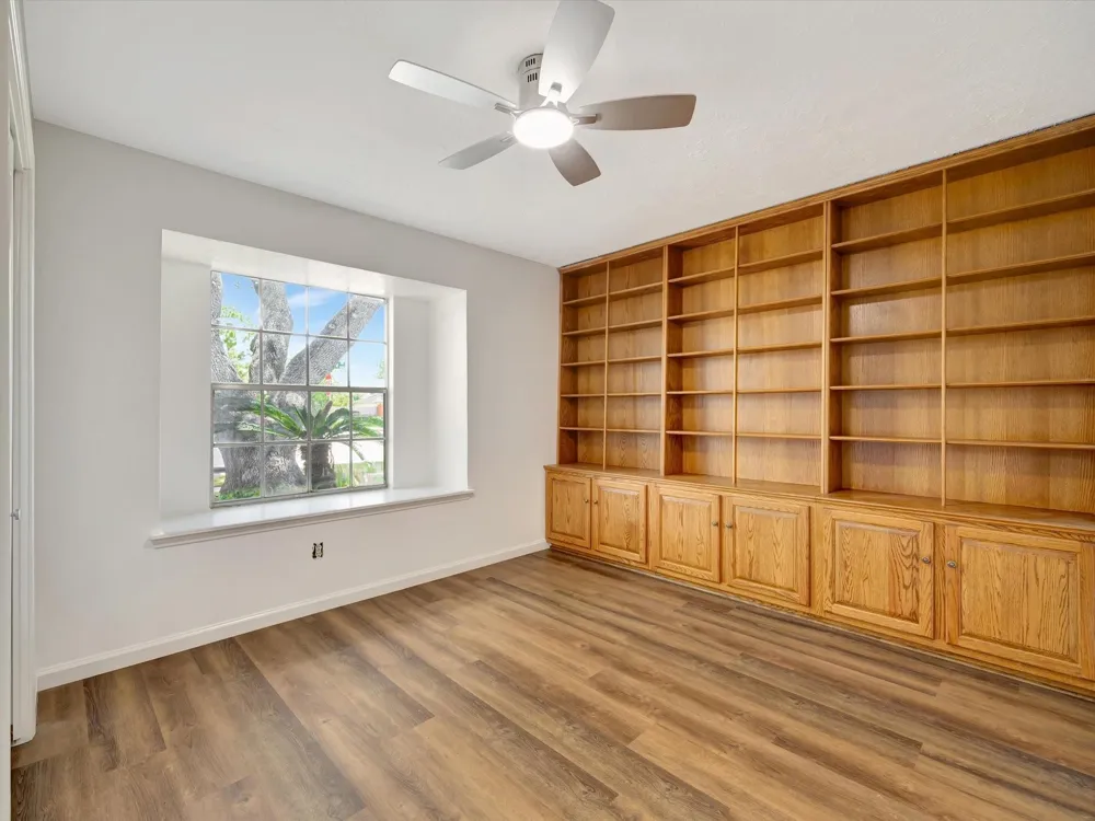 10340 Rocky Hollow Road La Porte, TX 77571