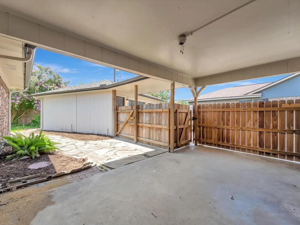 10340 Rocky Hollow Road La Porte, TX 77571