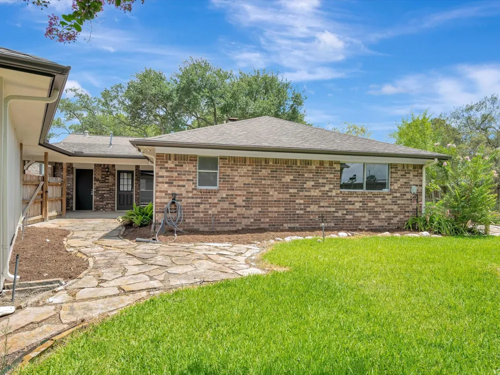 10340 Rocky Hollow Road La Porte, TX 77571