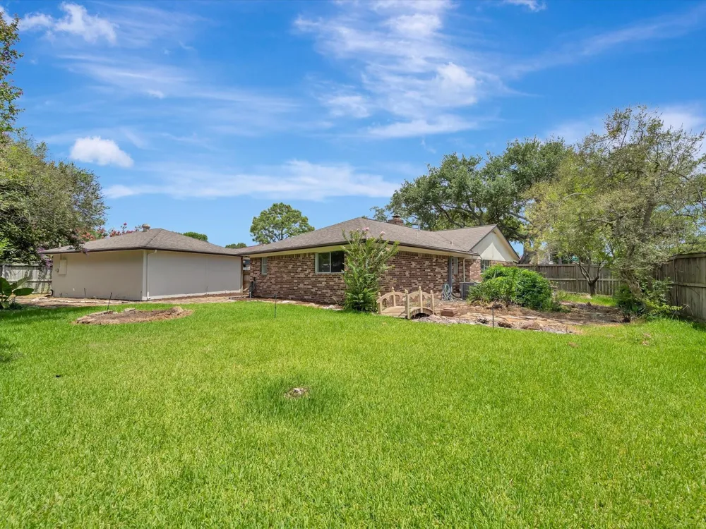 10340 Rocky Hollow Road La Porte, TX 77571