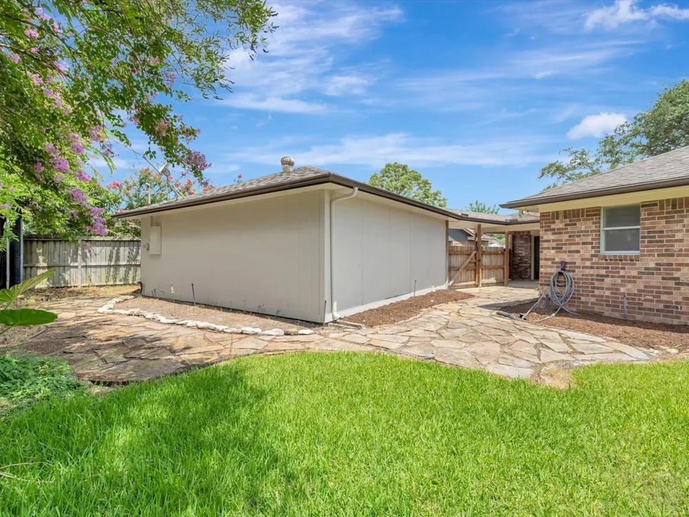 10340 Rocky Hollow Road La Porte, TX 77571