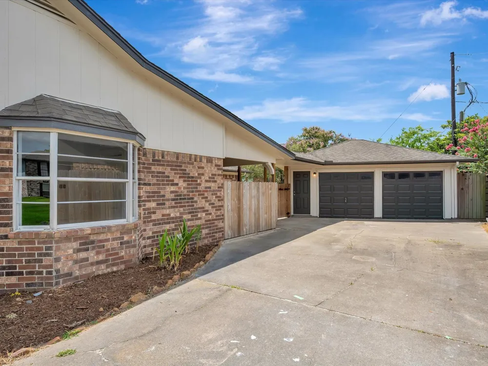 10340 Rocky Hollow Road La Porte, TX 77571