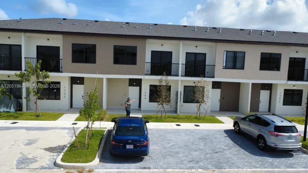1305 NW 4th Ter Florida City, FL 33034