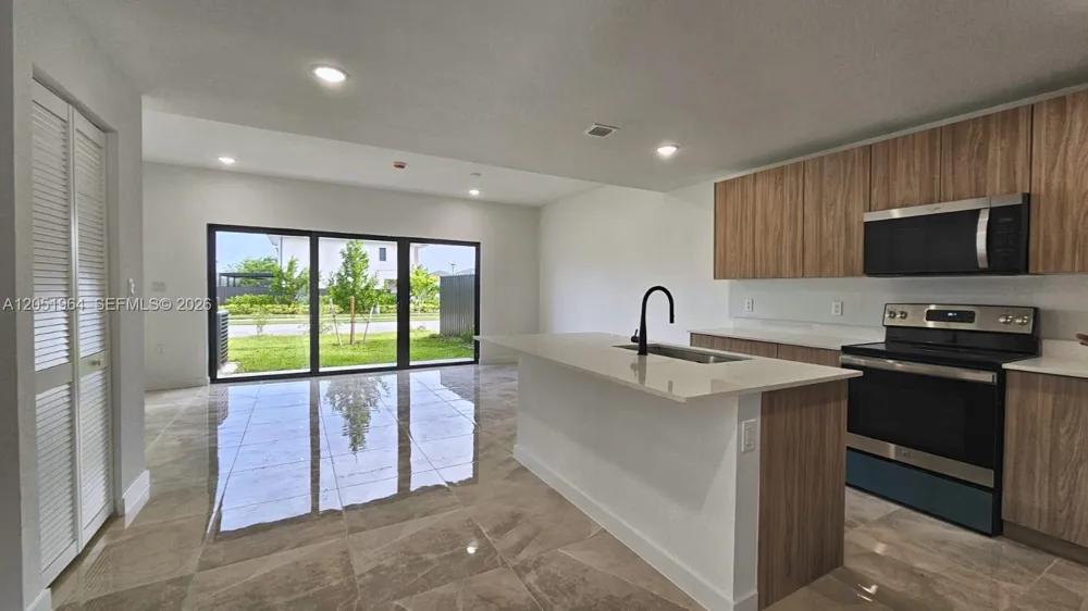 1305 NW 4th Ter Florida City, FL 33034