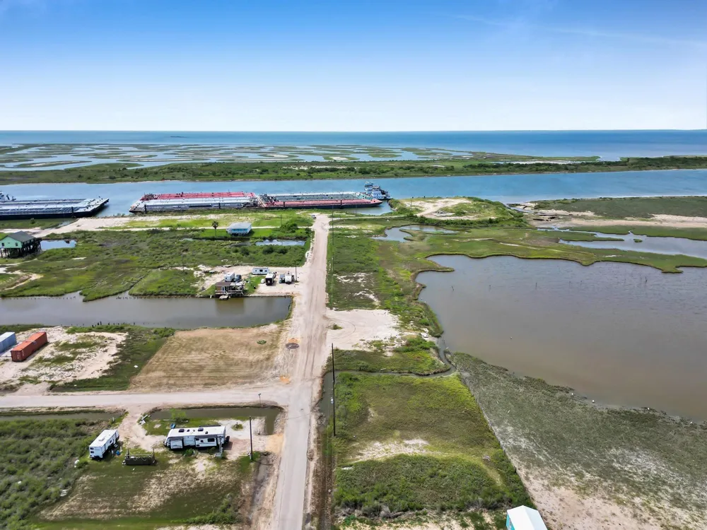 1422 Bahama Lane Port Bolivar, TX 77650