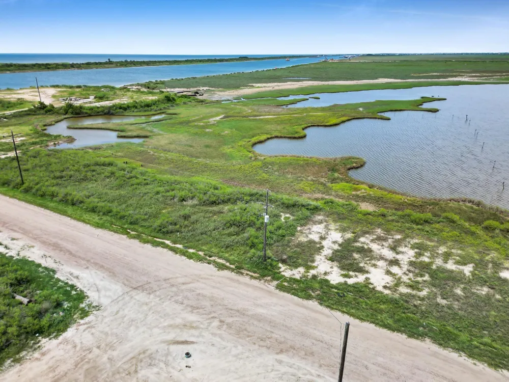 1422 Bahama Lane Port Bolivar, TX 77650