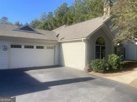 142 Edgewood CT