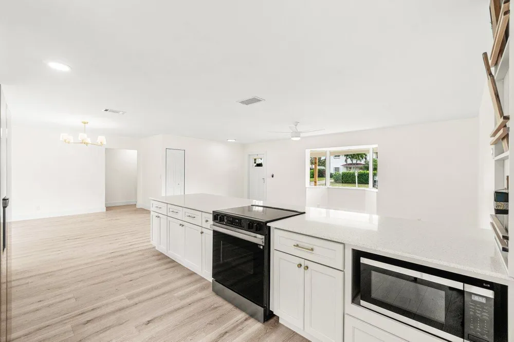 2433 Palm Road West Palm Beach, FL 33406