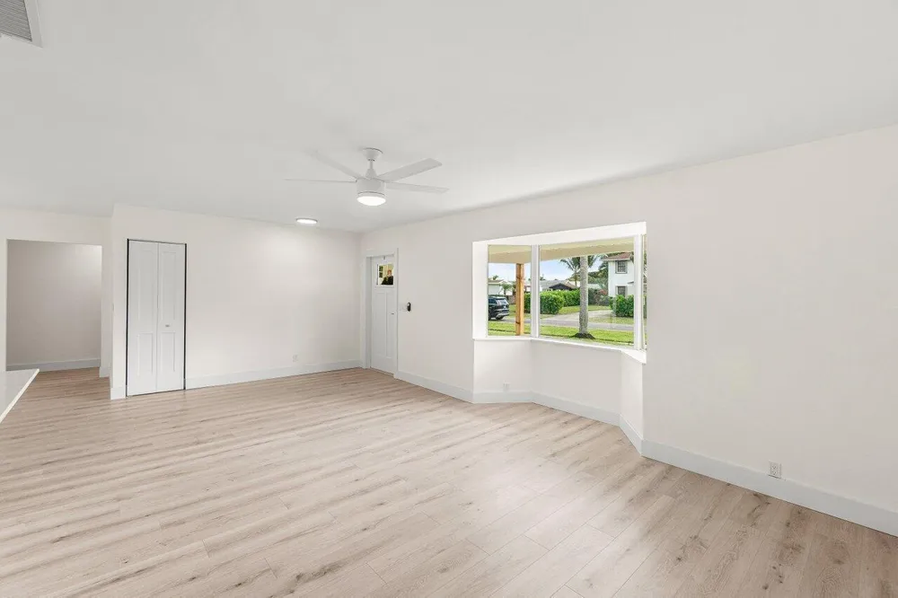 2433 Palm Road West Palm Beach, FL 33406