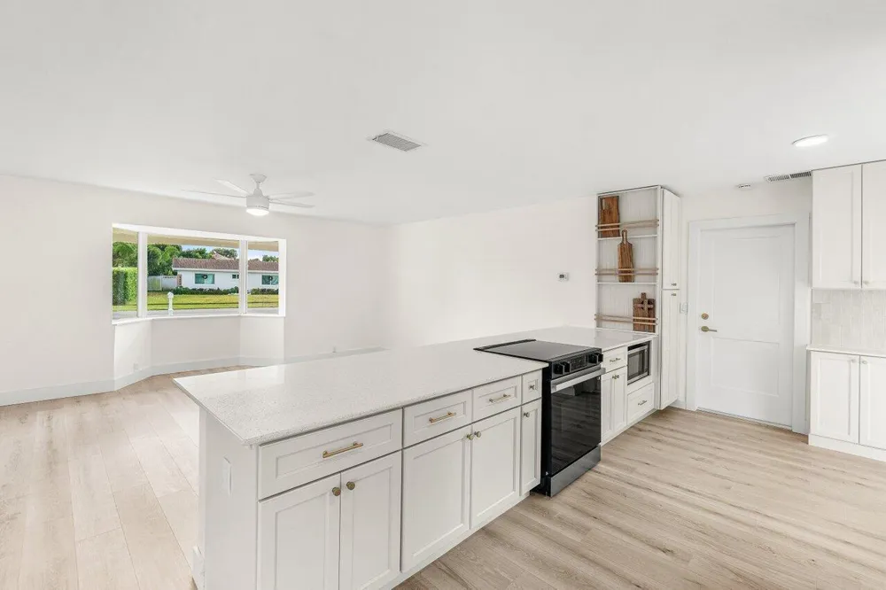 2433 Palm Road West Palm Beach, FL 33406