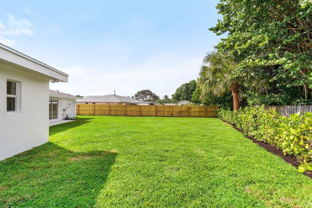 2433 Palm Road West Palm Beach, FL 33406