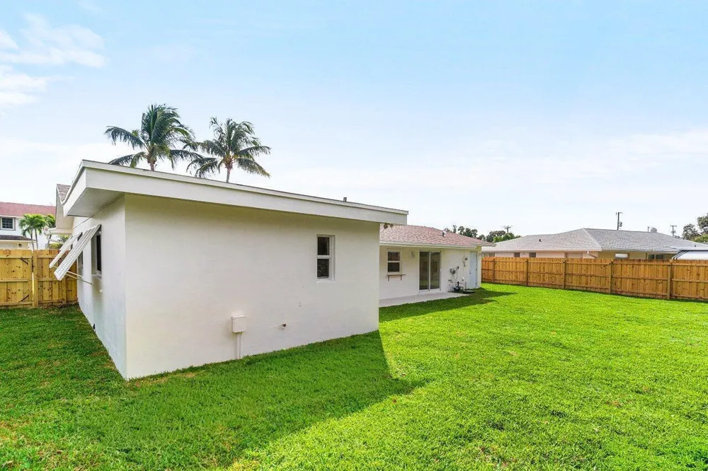 2433 Palm Road West Palm Beach, FL 33406