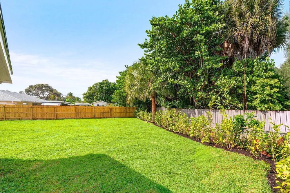 2433 Palm Road West Palm Beach, FL 33406