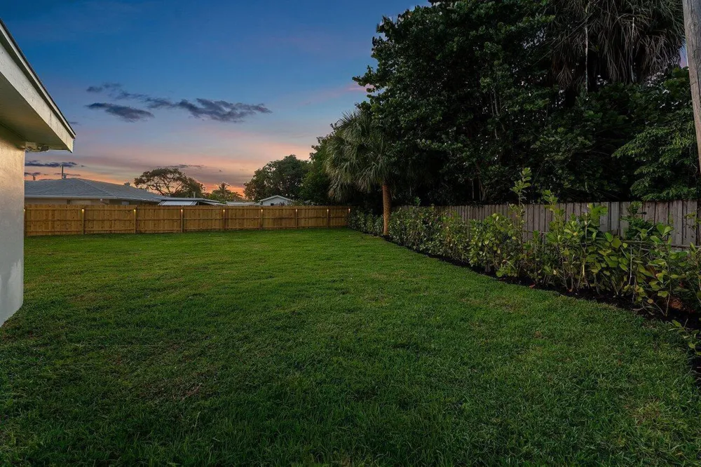 2433 Palm Road West Palm Beach, FL 33406