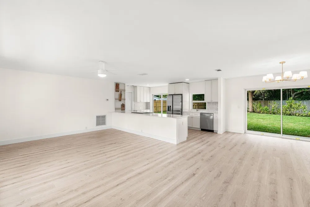 2433 Palm Road West Palm Beach, FL 33406