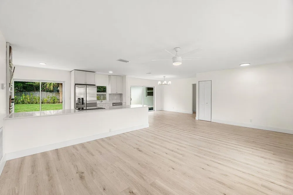 2433 Palm Road West Palm Beach, FL 33406