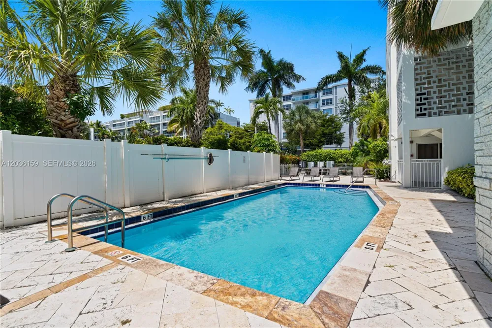10001 W Bay Harbor Dr #202 Bay Harbor Islands, FL 33154