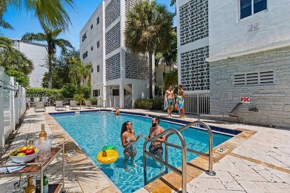 10001 W Bay Harbor Dr #202 Bay Harbor Islands, FL 33154