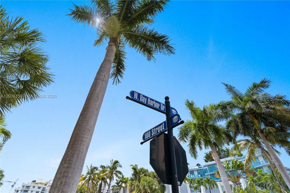 10001 W Bay Harbor Dr #202 Bay Harbor Islands, FL 33154