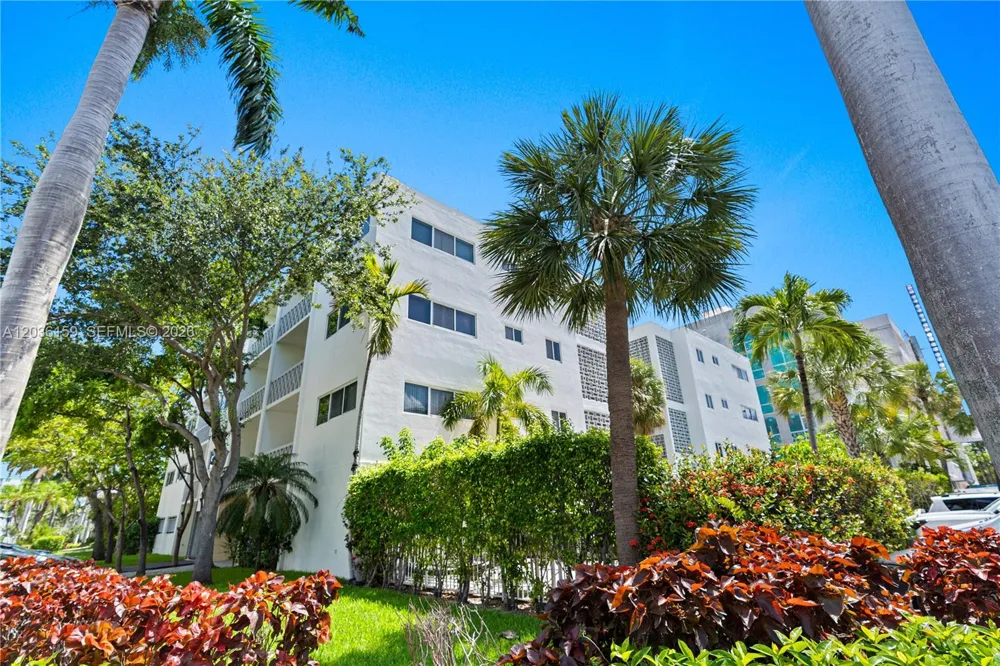 10001 W Bay Harbor Dr #202 Bay Harbor Islands, FL 33154