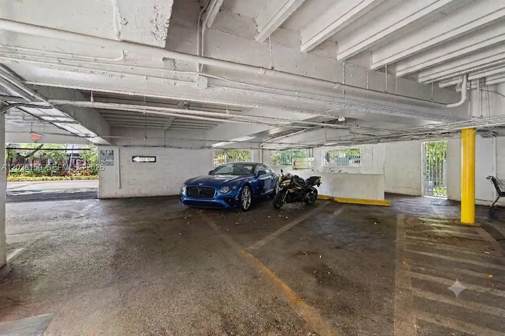 10001 W Bay Harbor Dr #202 Bay Harbor Islands, FL 33154