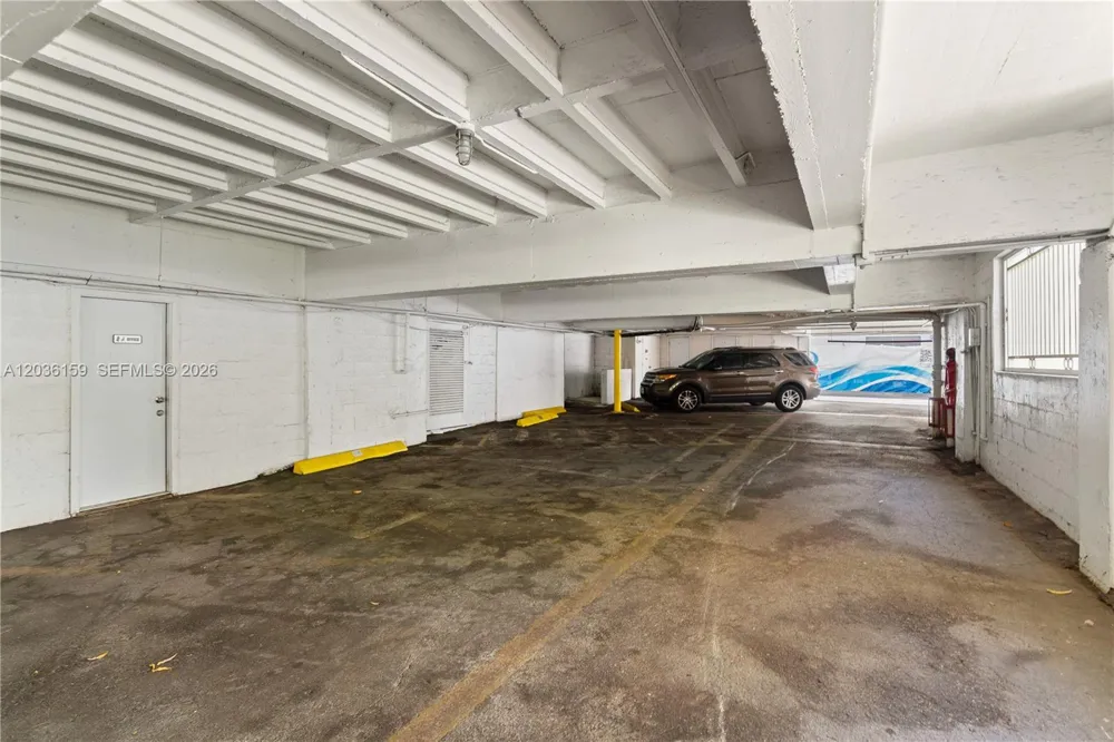 10001 W Bay Harbor Dr #202 Bay Harbor Islands, FL 33154