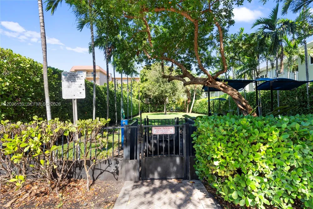 10001 W Bay Harbor Dr #202 Bay Harbor Islands, FL 33154