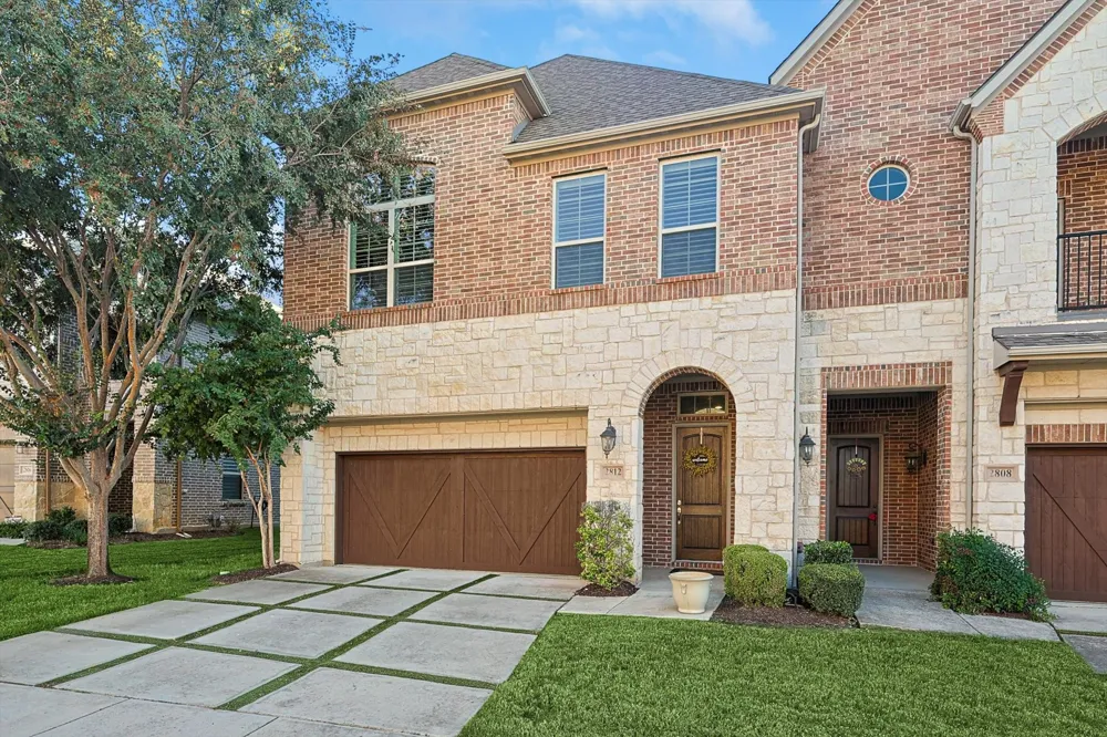2812 Cedar Elm Drive Carrollton, TX 75010
