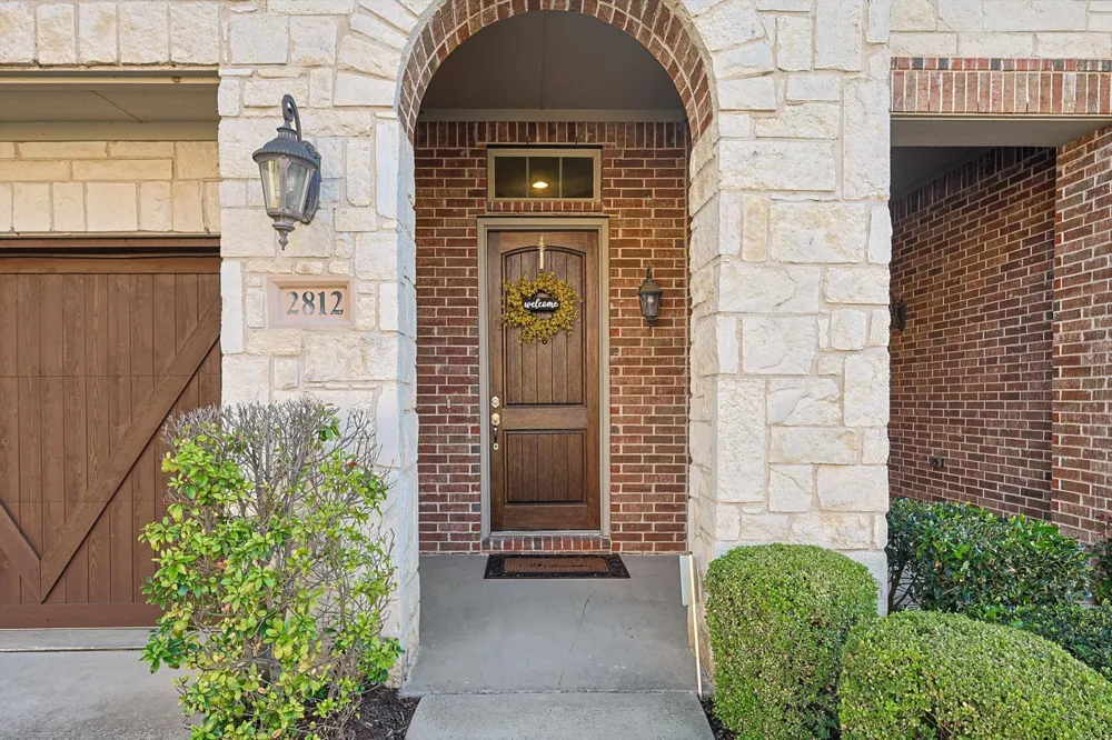 2812 Cedar Elm Drive Carrollton, TX 75010