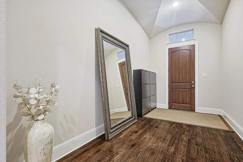 2812 Cedar Elm Drive Carrollton, TX 75010