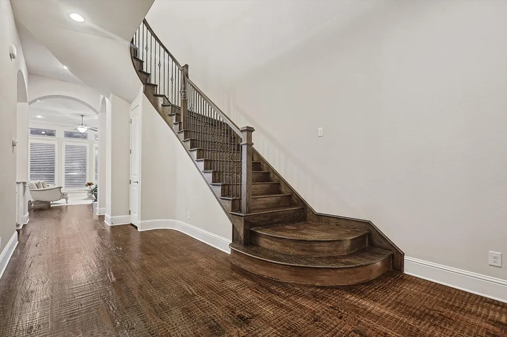 2812 Cedar Elm Drive Carrollton, TX 75010