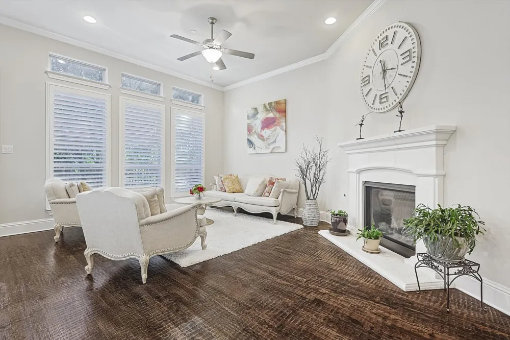 2812 Cedar Elm Drive Carrollton, TX 75010
