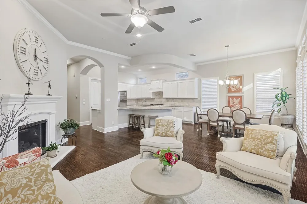 2812 Cedar Elm Drive Carrollton, TX 75010