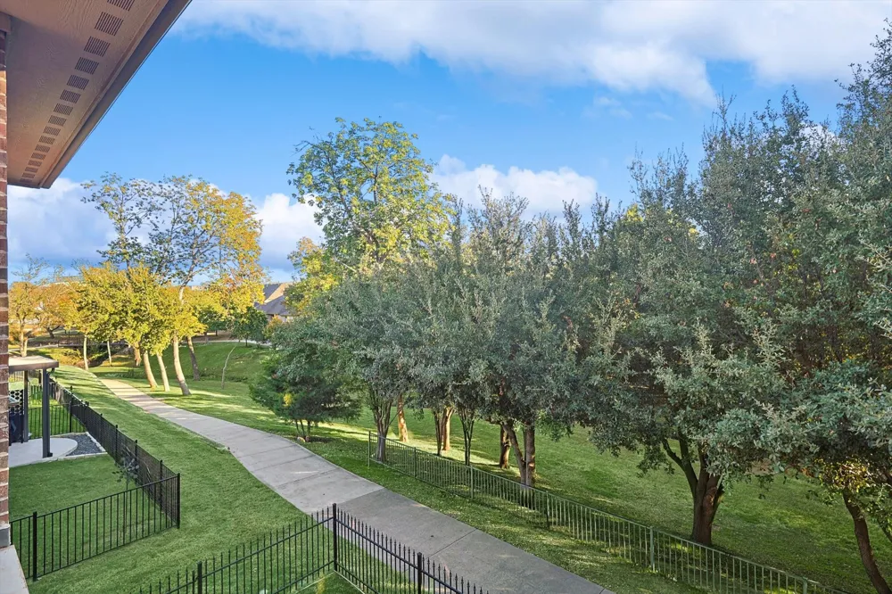 2812 Cedar Elm Drive Carrollton, TX 75010