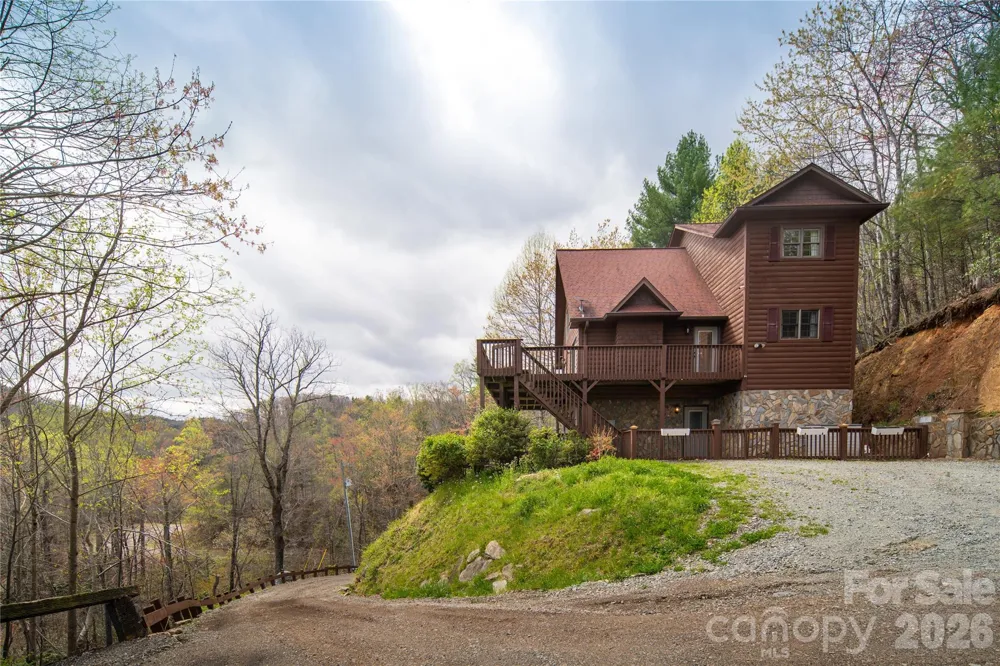 6006 Waterfalls Road Lenoir, NC 28645