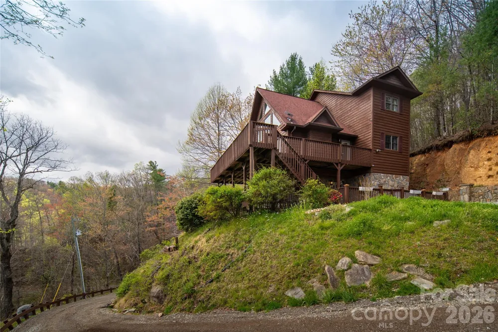 6006 Waterfalls Road Lenoir, NC 28645