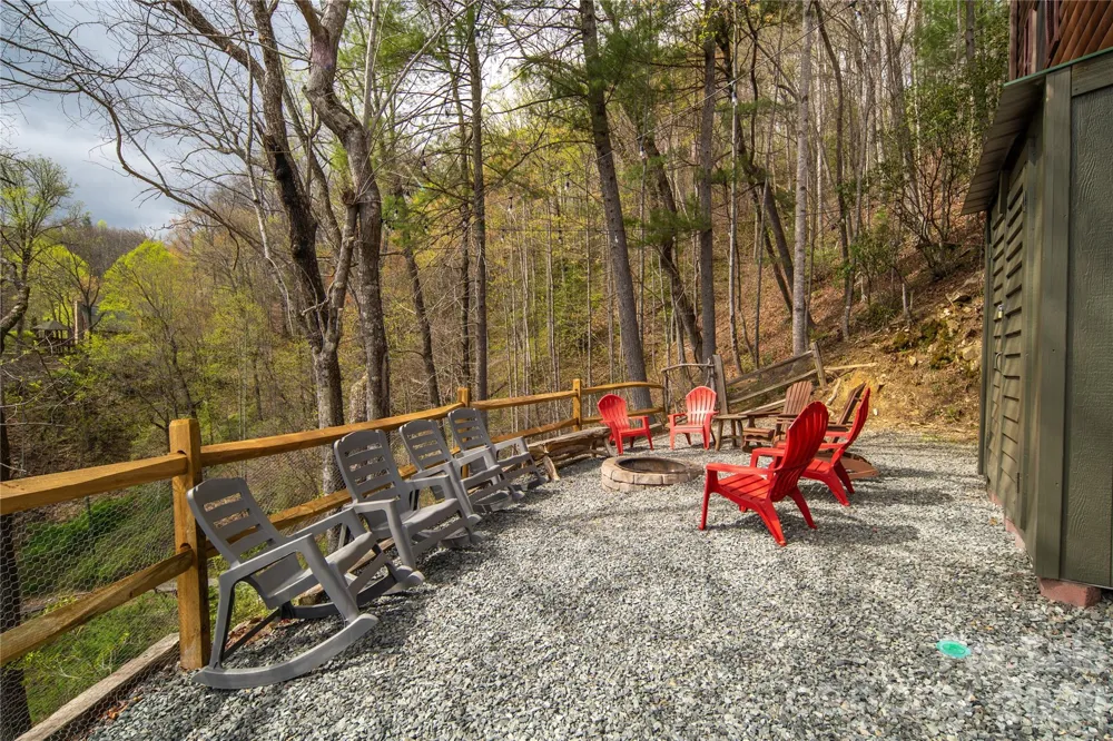 6006 Waterfalls Road Lenoir, NC 28645
