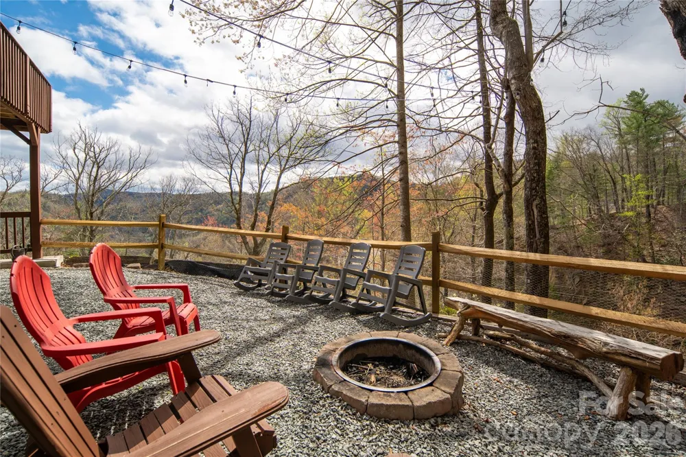 6006 Waterfalls Road Lenoir, NC 28645