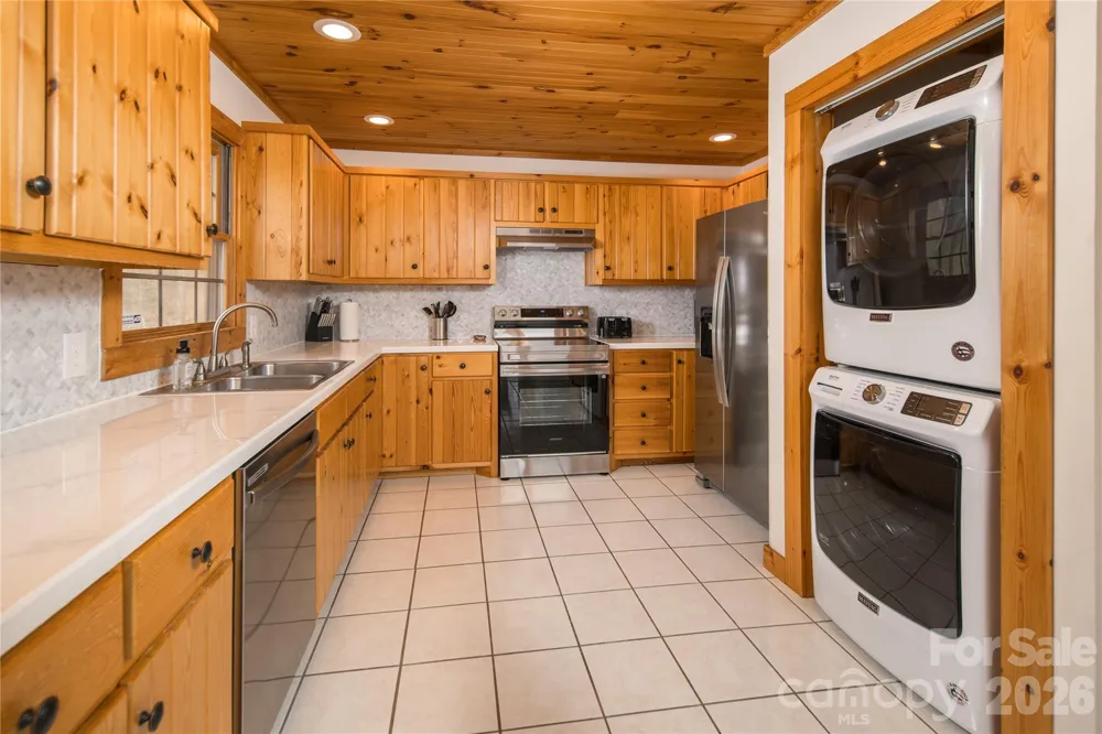 6006 Waterfalls Road Lenoir, NC 28645