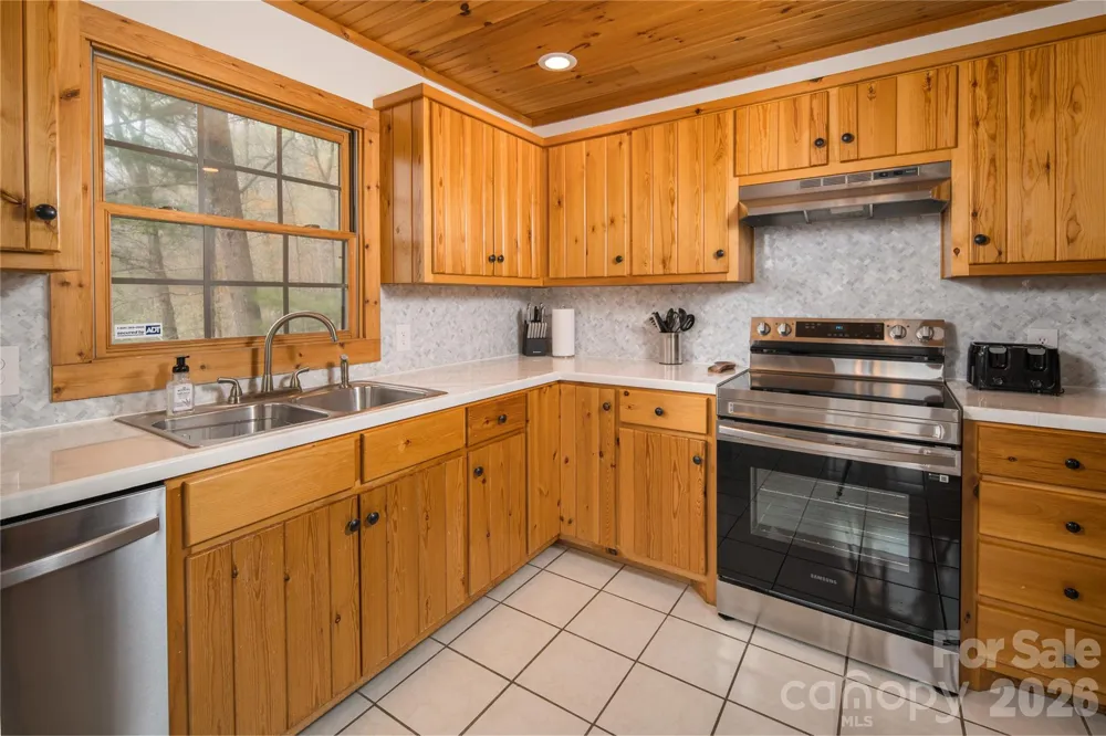 6006 Waterfalls Road Lenoir, NC 28645