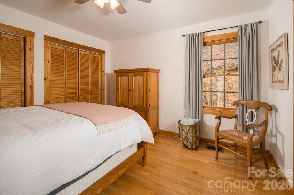6006 Waterfalls Road Lenoir, NC 28645