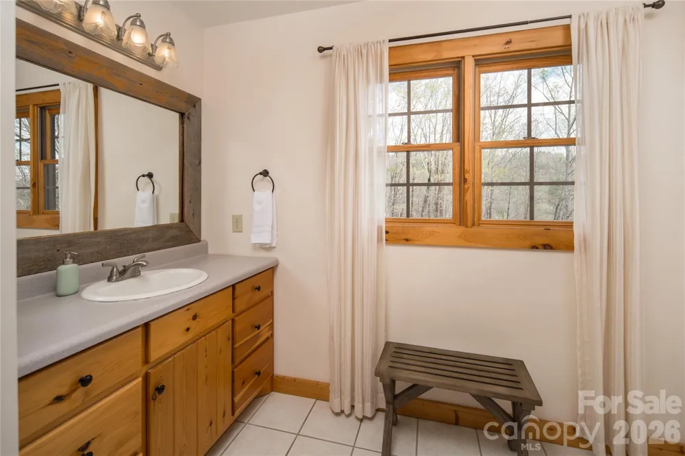 6006 Waterfalls Road Lenoir, NC 28645