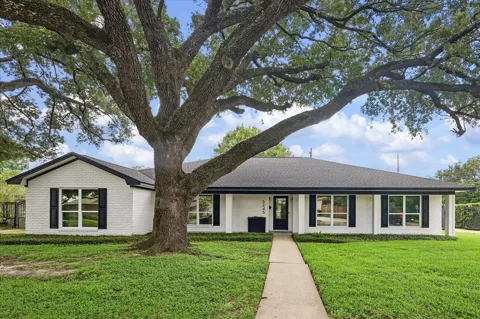5243 Caversham Drive