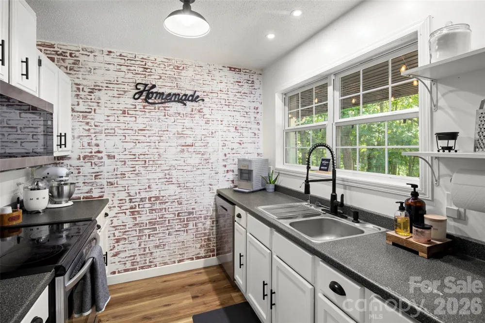 354 Boulder View Drive Flat Rock, NC 28731