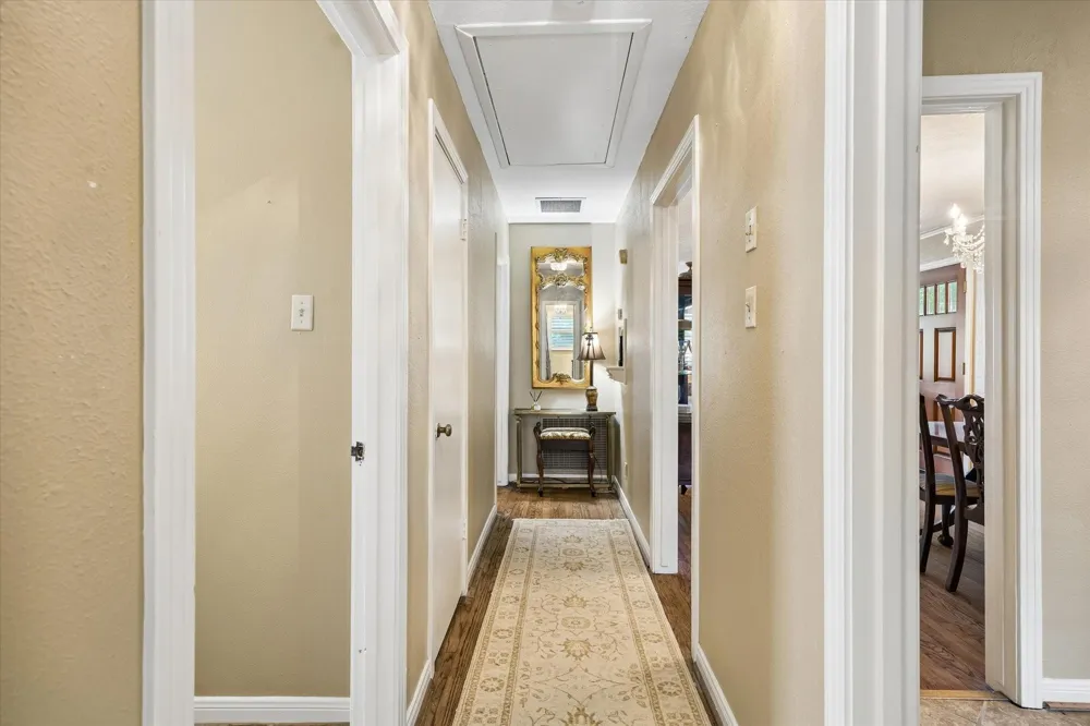 4712 Glenmont Street Bellaire, TX 77401